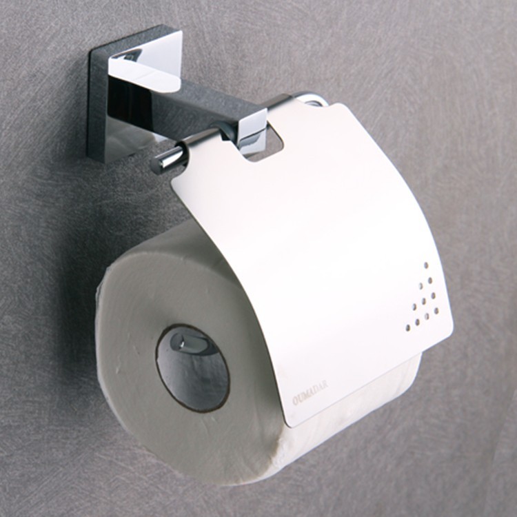 女子偷整列火车厕纸 列车长反资助300元