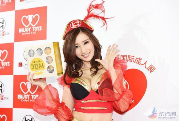 爆乳翘臀激情四射 日本知名<em>女优</em>助阵2015中国
