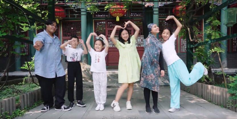 【艺术中国我来说】中外青少年共架友谊桥 向世界展示中国艺术