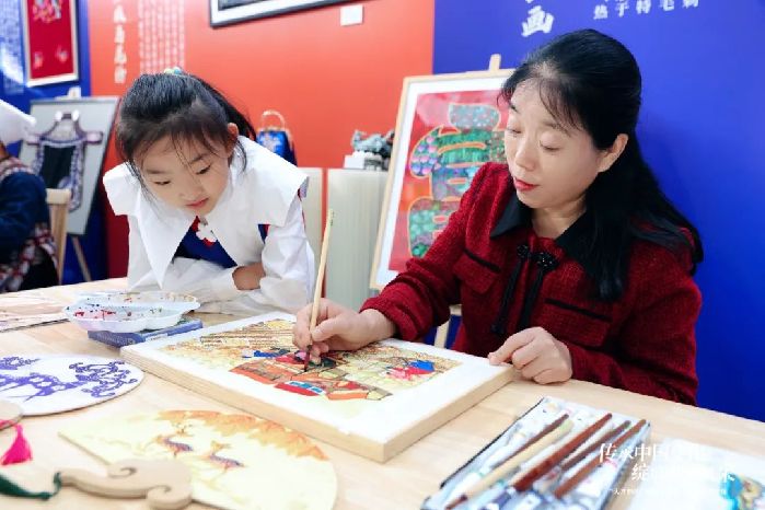巾帼风采丨约会天才妈妈走进中国妇女儿童博物馆，以沉浸式互动讲述非遗女性故事