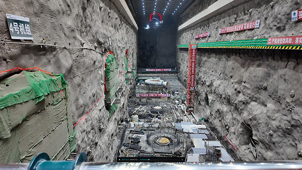 夜储昼放！天山脚下藏了个巨型“充电宝”